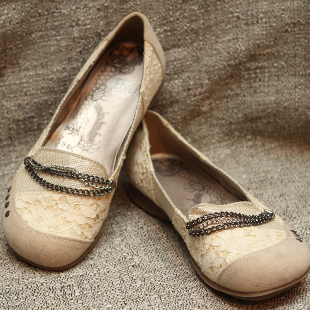BKE Slip on Shoes Bone Skimmer w/lace